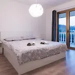 شقة Grguric