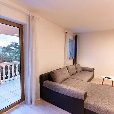 Grguric Apartman Palit